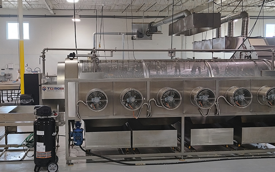 Línea de producción de palomitas de maíz en EE. UU.